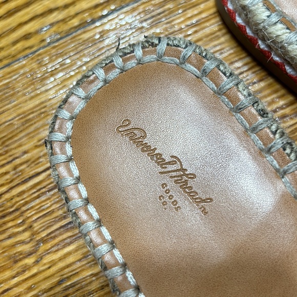 Universal Thread fabric big bow slides.  Orange. Size 8. - Picture 2 of 10